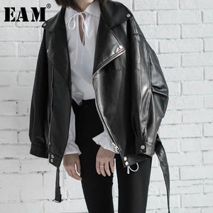 [EAM] High Quality 2021 Spring Black PU Leather Loose Turn-down Collar Zipper Fashion New Women's Wild Jacket LA938